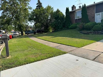 Lawn care service in Hazel Crest, 60429