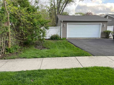 Lawn care service in Mundelein, 60060