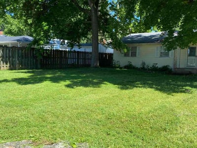 Lawn care service in Springfield, 65807