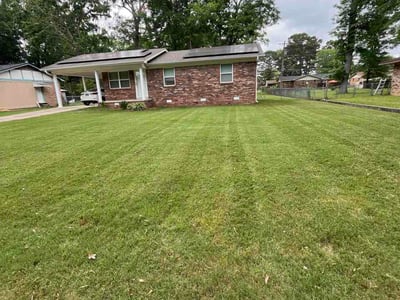 Lawn care service in Jacksonville, 72076