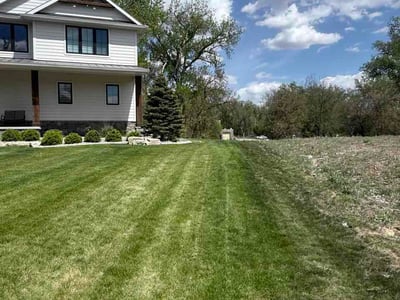 Lawn care service in North Sioux City, 57049