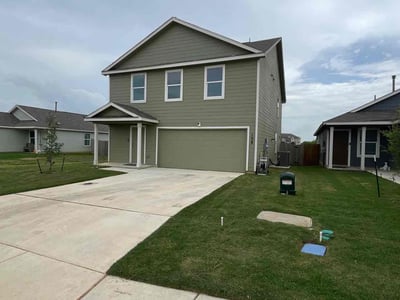 Lawn care service in Pleasanton, 78064