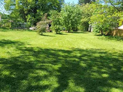 Lawn care service in Leola, 17540
