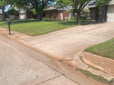 Lawn care service in Edmond, 73013