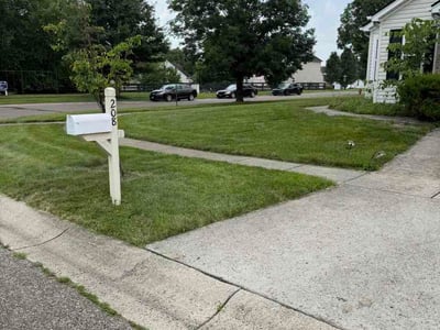 Lawn care service in Maineville, 45039