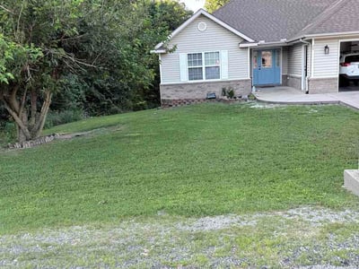 Lawn care service in Bella Vista, 72715