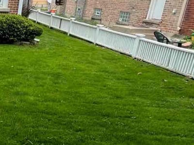 Lawn care service in Evanston, 60202