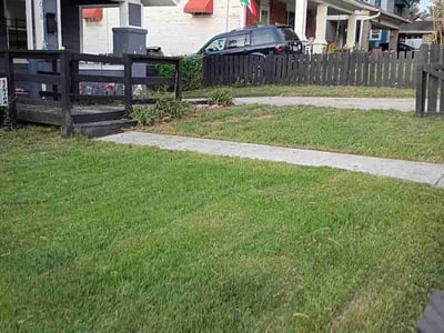 Lawn care service in Kansas City, 66104