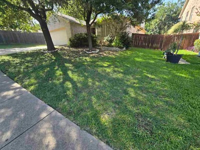 Lawn care service in Euless, 76040