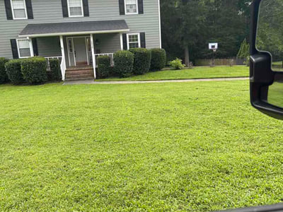 Lawn care service in Chattanooga, 37412