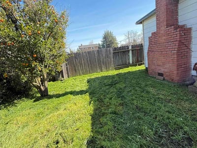 Lawn care service in Stockton, 95215
