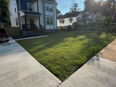 Lawn care service in Greenville, 29611