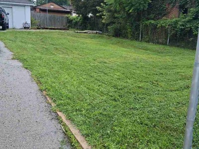 Lawn care service in Uniontown, 15401