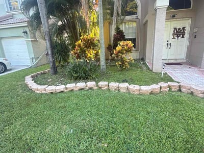 Lawn care service in Pembroke Pines, 33028