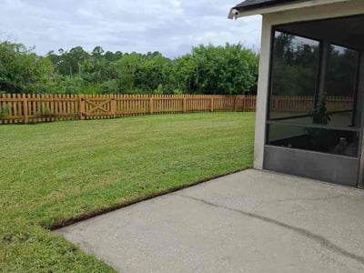 Lawn care service in Deltona, 32725