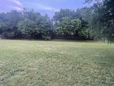 Lawn care service in Fort Worth, 76179