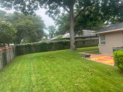 Lawn care service in Shreveport, 71105