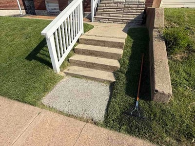 Lawn care service in St. Louis, 63111