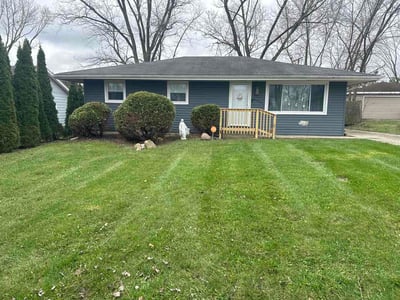 Lawn care service in Schererville, 46375