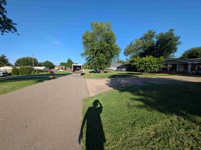 Lawn care service in Midwest City, 73130