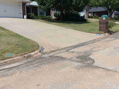 Lawn care service in Midwest City, 73130