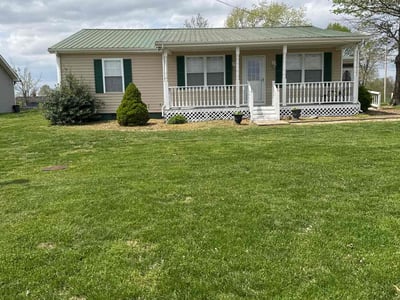 Lawn care service in Trenton, 42286