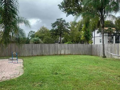 Lawn care service in Jacksonville, 32224