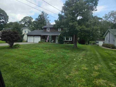 Lawn care service in Oakdale, 11769