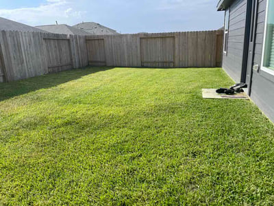 Lawn care service in Waller, 77484