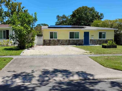Lawn care service in St. Petersburg, 33703