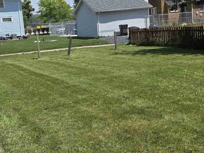 Lawn care service in Fort Wayne, 46806