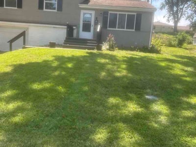 Lawn care service in Kansas City, 64119