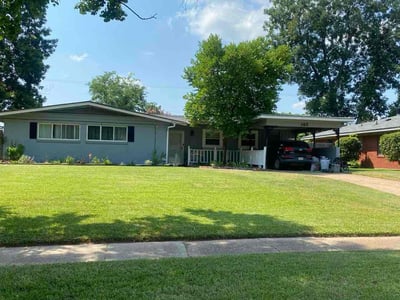 Lawn care service in Shreveport, 71105