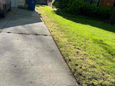 Lawn care service in Tulsa, 74136