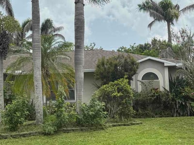 Lawn care service in Palm Bay, 32905