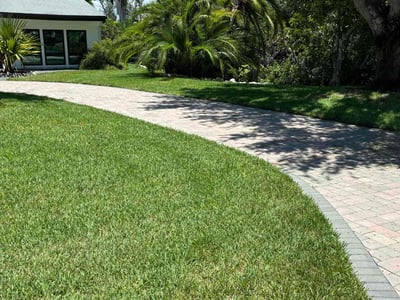 Lawn care service in Fort Myers, 33908
