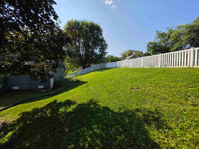 Lawn care service in Lyndon, 40222