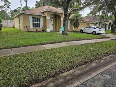 Lawn care service in Orlando, 32826