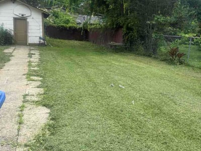 Lawn care service in Shreveport, 71108