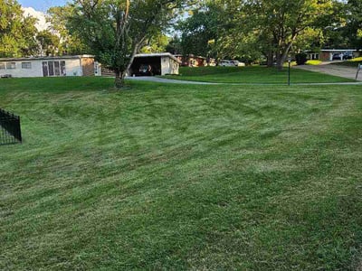 Lawn care service in St. Louis, 63122