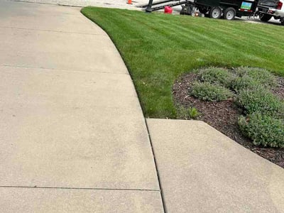 Lawn care service in Salem Lakes, 53179