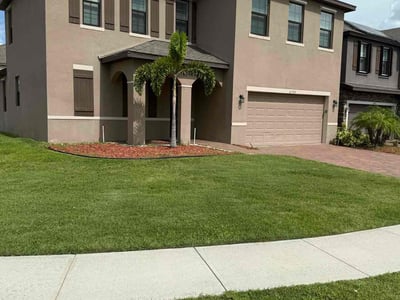 Lawn care service in West Melbourne, 32904