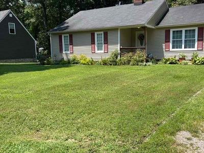 Lawn care service in Midlothian, 23112