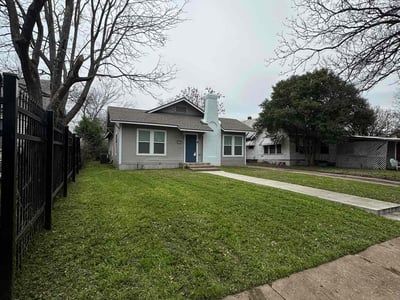 Lawn care service in Waco, 76708