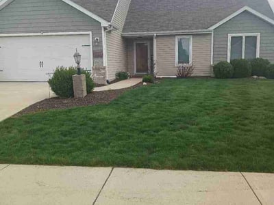 Lawn care service in Fort Wayne, 46814