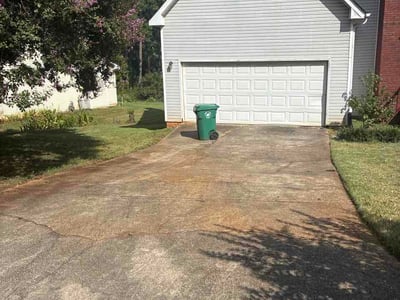 Lawn care service in Ellenwood, 30294