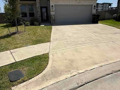 Lawn care service in Katy, 77449