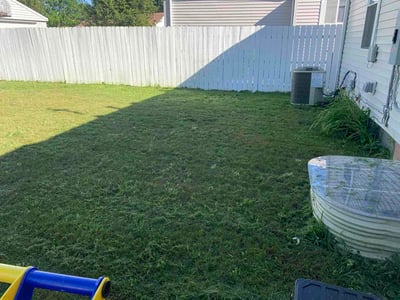 Lawn care service in Roseville, 48066