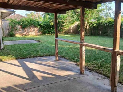 Lawn care service in Friendswood, 77546