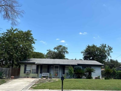 Lawn care service in San Antonio, 78218